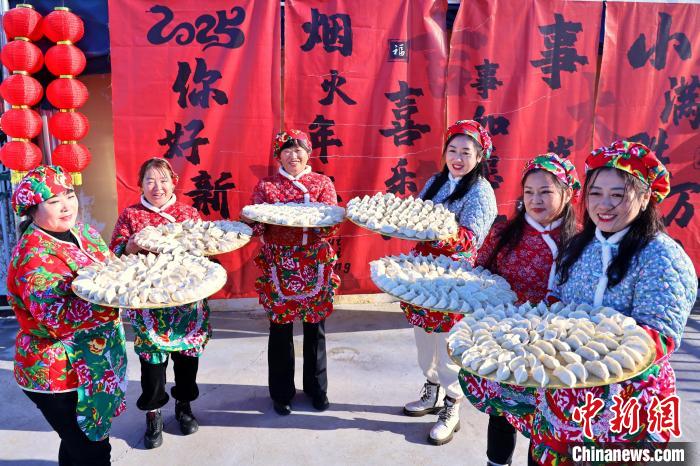 捕魚機：黑龙江同江：探寻东北传统年味 邀你回村过大年