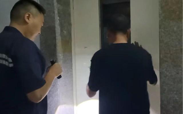 角子機：电梯不下反上一家五口被困闷热轿厢半小时，业主疑惑：事发前一天刚维保过
